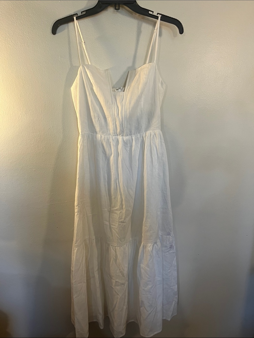 Lulu's White Spaghetti Strap Sweetheart Maxi Dress
